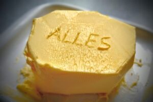 マッチングアプリで会話が盛り上がらない時の解決法は？